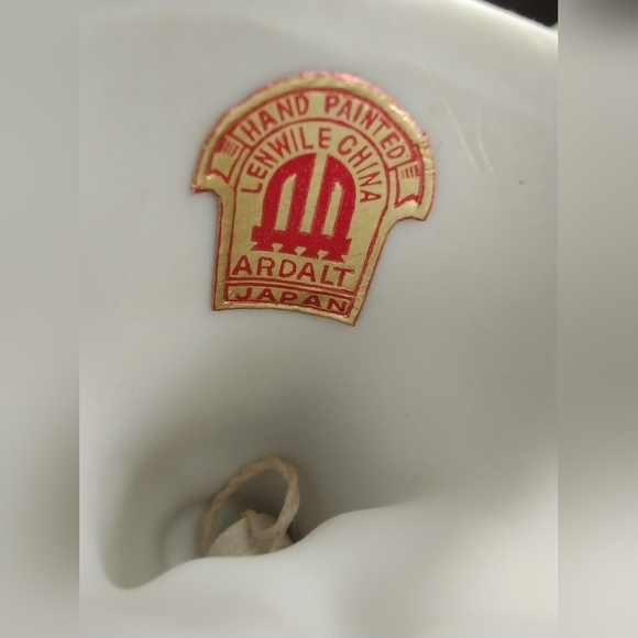 Vintage 50s Ardalt bell ornaments feature Image of Virgin Mary in prayer - Picture 2 of 4